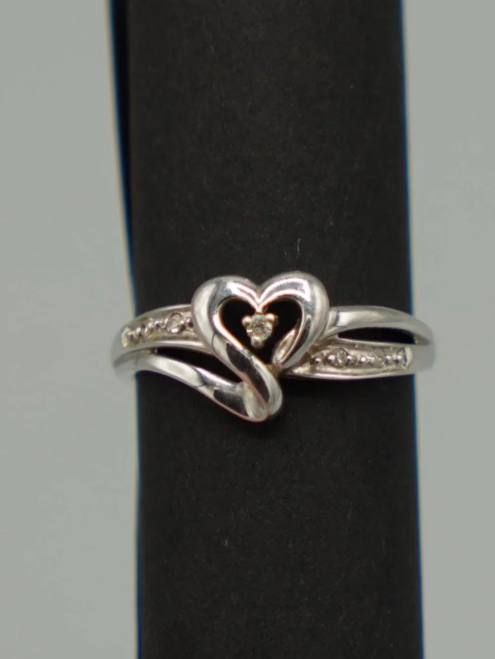 Kay Jewelers 10K White Gold Diamond Heart Ring-US 7-Vintage 2004-Lab Created